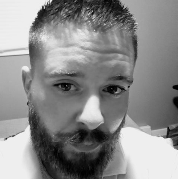 Profile Picture of Andrew Eddy (@andreweddy) on Poshmark