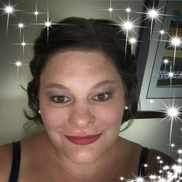 Profile Picture of Erin Klimesh (@erinklimesh) on Poshmark