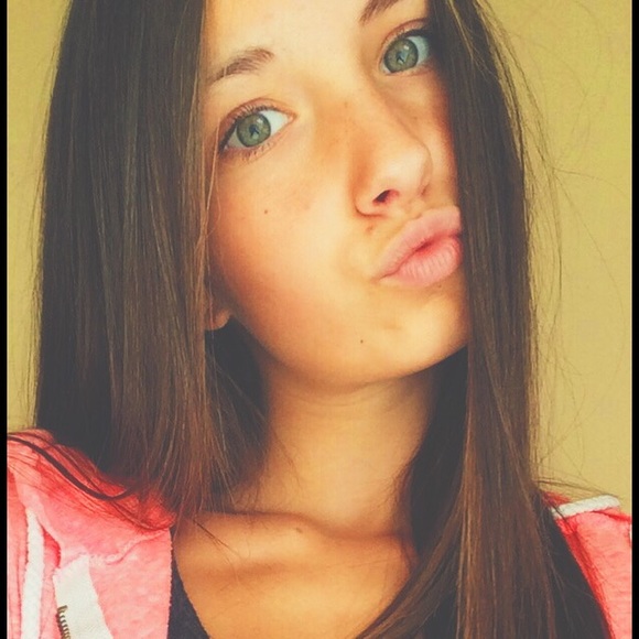 Profile Picture of Beth Schoelkopf (@bethschoelkopf3) on Poshmark