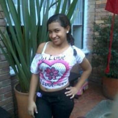 Profile Picture of Astrid Escobar (@astridescobar14) on Twitter