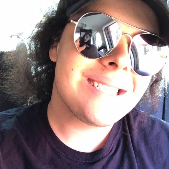 Profile Picture of Robert Skinner (@robert_skinner) on Poshmark