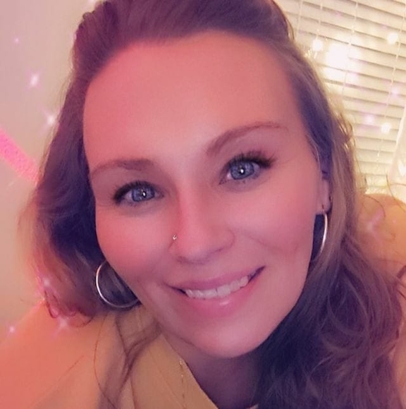 Profile Picture of Shanna Bauchman (@quentins_mom) on Poshmark