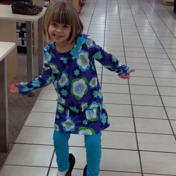 Profile Picture of Lori Hommes (@homermn) on Poshmark