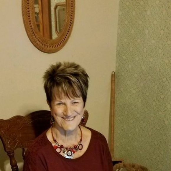 Profile Picture of Leila Helberg (@leilahelberg) on Poshmark