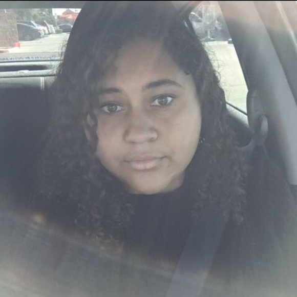 Profile Picture of Jaya Stuckey (@jayastuckey) on Poshmark
