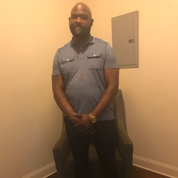 Profile Picture of Joshua Tolliver (@flightscloset) on Poshmark