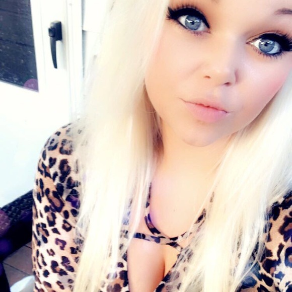 Profile Picture of Katie Mcconnaughay (@sweetness_94) on Poshmark