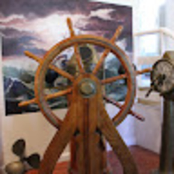 Profile Picture of Renee Haines (@raeraehaines) on Poshmark