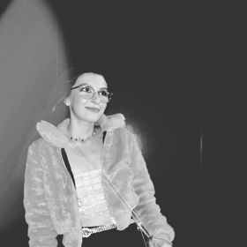 Profile Picture of Justine Ashton (@justeenashton) on Pinterest