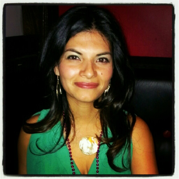 Profile Picture of Adriana Torres (@aal909) on Poshmark