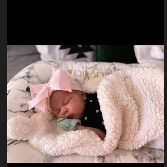 Profile Picture of Ariel Cobb (@arielcobb) on Poshmark