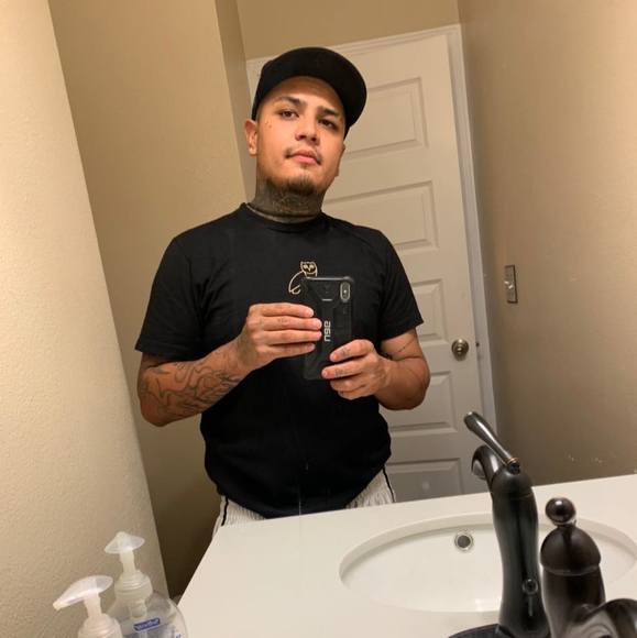 Profile Picture of Jose Bencomo (@bengi94) on Poshmark