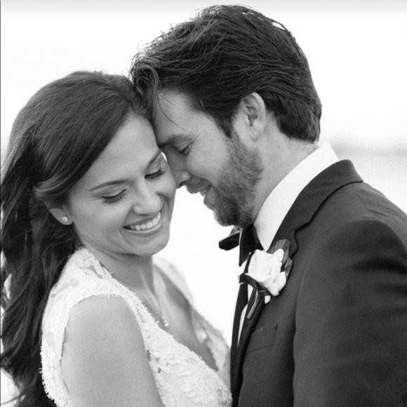 Profile Picture of Angela Munilla (@ahalley23) on Poshmark