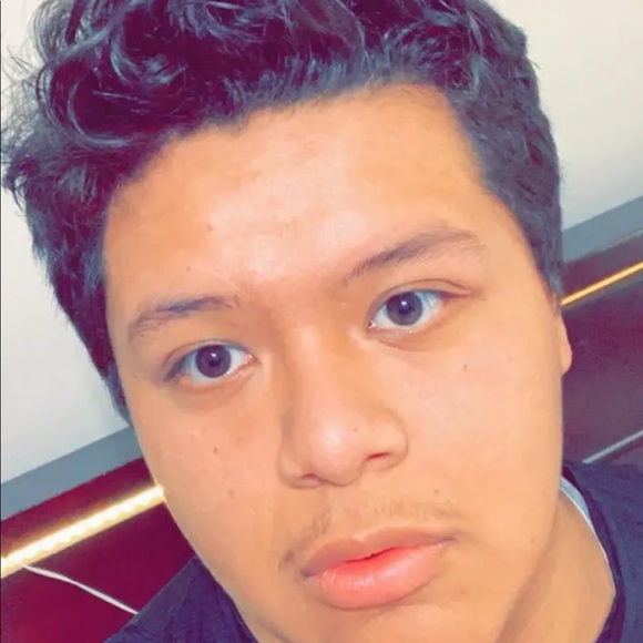 Profile Picture of Mark Perez (@markperez78) on Poshmark