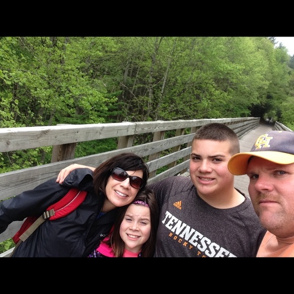 Profile Picture of Lori Allen (@allens210) on Poshmark