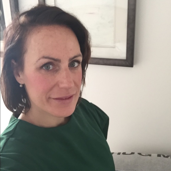 Profile Picture of Danielle Julien (@danielleyul) on Poshmark