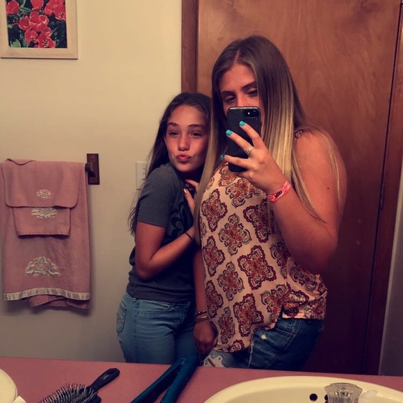 Profile Picture of Alyssa Nardone (@alyssanardone23) on Poshmark
