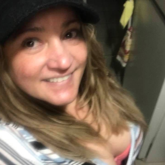 Profile Picture of Lorendys Llull (@loreloca1225) on Poshmark