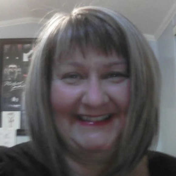 Profile Picture of Paula Christianson (@p_christianson) on Poshmark
