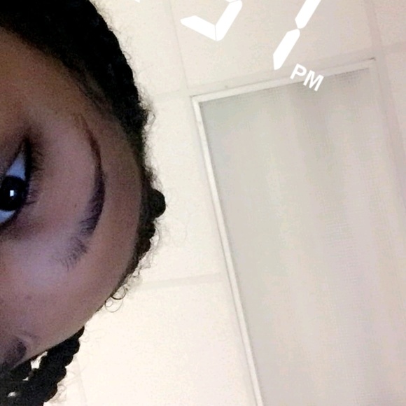 Profile Picture of Aaliyah Allevato (@drizzy_liyah) on Poshmark