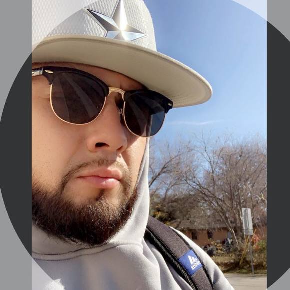 Profile Picture of Cesar Barona (@cab3947) on Poshmark