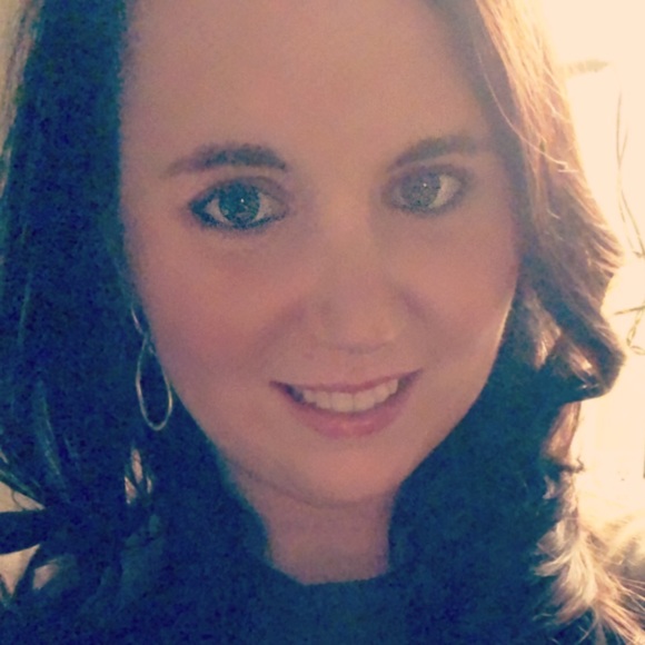 Profile Picture of Rebecca Roeber (@rroeber) on Poshmark