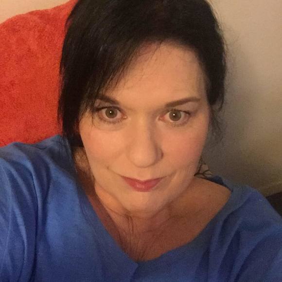 Profile Picture of Jacqueline Simien (@jacquesangels) on Poshmark