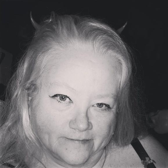 Profile Picture of Lorrie Cloudsdale (@l_cloudsdale) on Poshmark