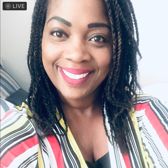 Profile Picture of Tiffany Pearce (@tiffanyjpearce) on Poshmark