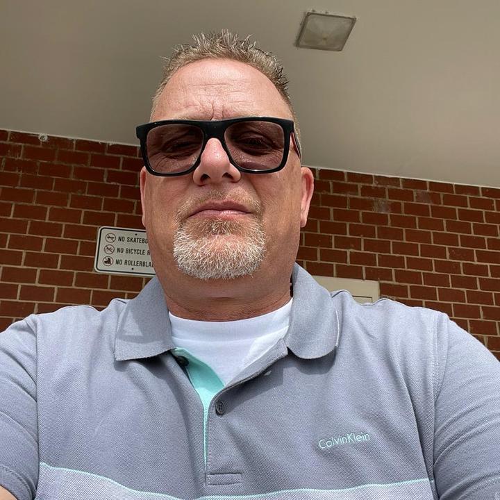 Profile Picture of robertfenstermac1 (@robertfenstermac1) on Tiktok