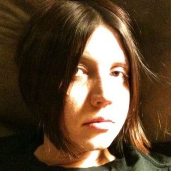 Profile Picture of Alice Baer (@4054964122) on Poshmark