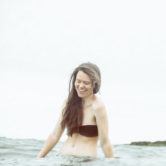 Profile Picture of Joni Bilderback (@jonibilderback) on Poshmark