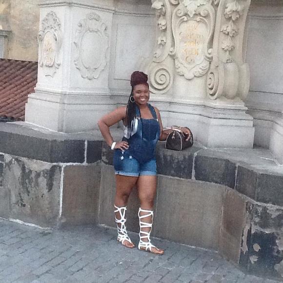 Profile Picture of Lakisha Stewart (@carmeldrop1) on Poshmark