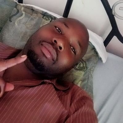 Profile Picture of Simon Elia (@SimonElia13) on Twitter