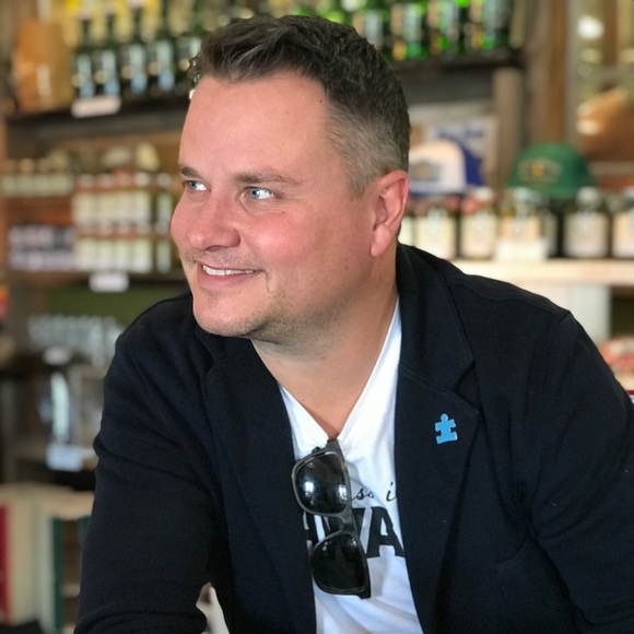 Profile Picture of Ryan Adlington (@rjadlington) on Poshmark