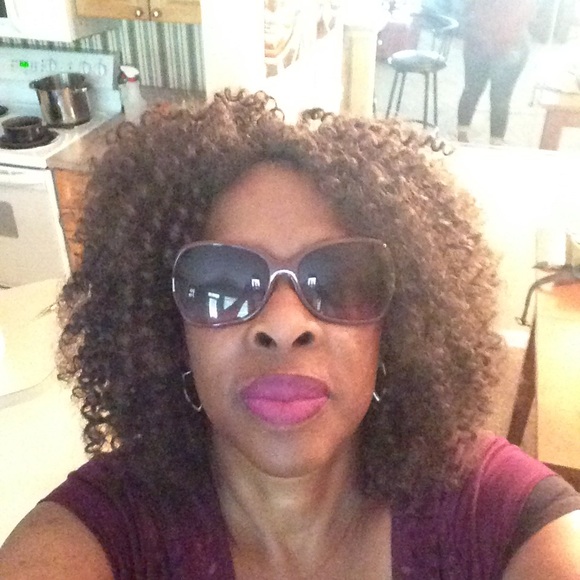 Profile Picture of Octavia Thomas (@tata0715) on Poshmark
