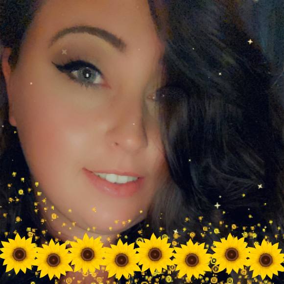Profile Picture of Victoria Bass (@babibass) on Poshmark