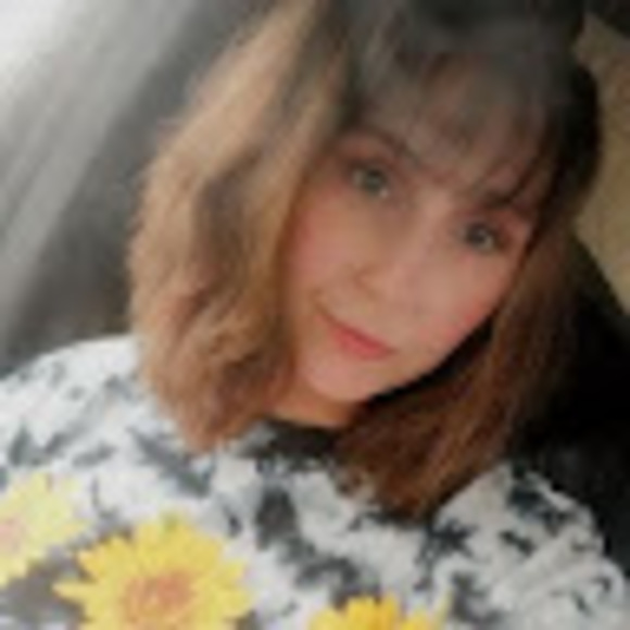 Profile Picture of Markalita Ridenour (@markaklitarenee) on Poshmark