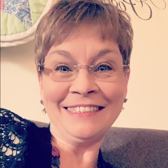 Profile Picture of Carla Higgins (@higginscarla) on Poshmark