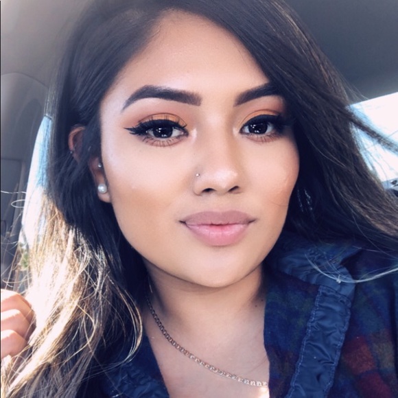 Profile Photo of Yadira Gonzalez (@yadira_gb) on Poshmark