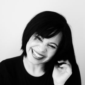 Profile Picture of Kelly Brito | Branding Coach & Designer (@hellokellybrito) on Pinterest