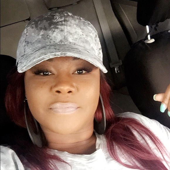 Profile Picture of Torrie Jones (@torrie41) on Poshmark