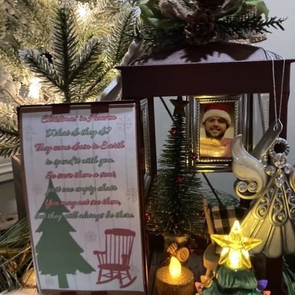 Profile Picture of Lora Bowen (@lbrnc1) on Poshmark