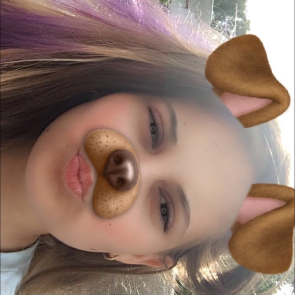 Profile Picture of Simone Osborne (@simone1369) on Poshmark