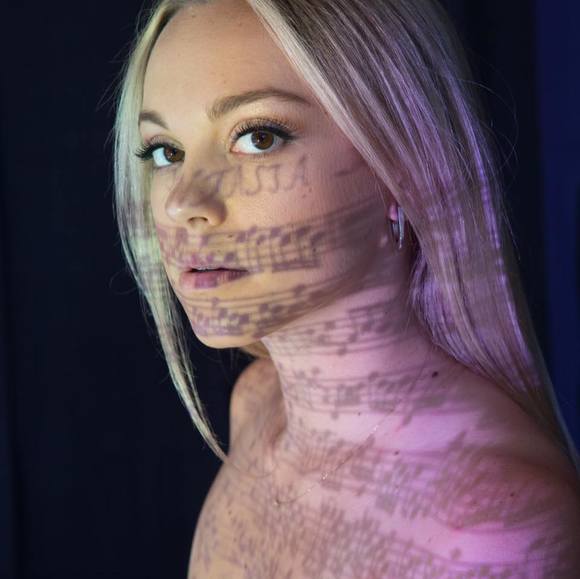 Profile Picture of Sierra Schmeltzer (@sierraschmeltze) on Poshmark