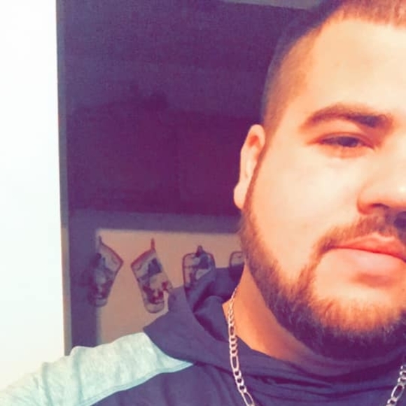 Profile Picture of Jeffrey Slaney (@jeffreyslaney69) on Poshmark