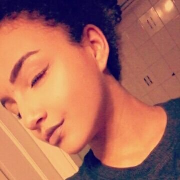 Profile Picture of Cassandra Whitman (@Cassie__Love__) on Twitter