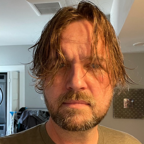 Profile Picture of Eric Sivers (@esivers) on Poshmark