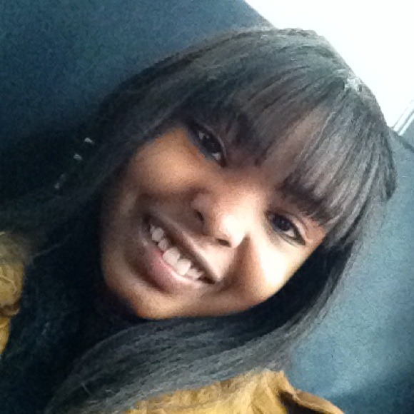 Profile Picture of Dacha Robbins (@reneeheart) on Poshmark