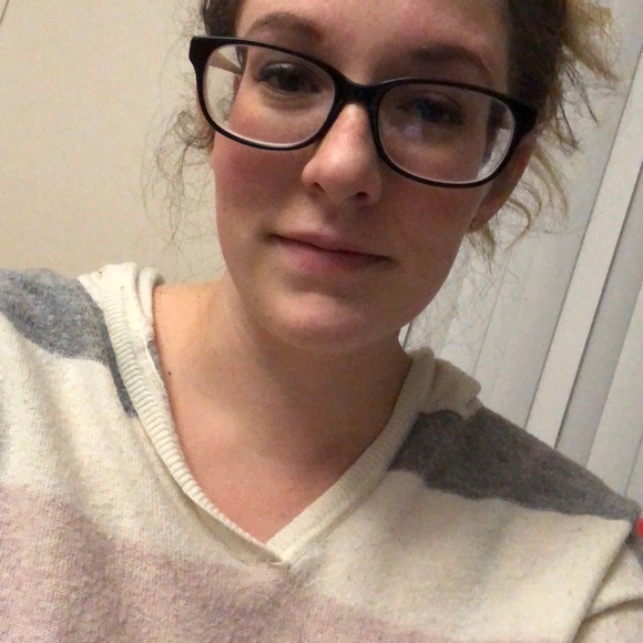 Profile Picture of Brittany Schultz (@brittschultz964) on Poshmark